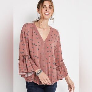 Maurices size XL Pink Daisy Bell Sleeve Top blouse 100% Rayon